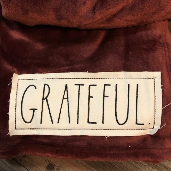 Rae Dunn Thanksgiving Plush throw with patch GRATEFUL - Picture 2 of 5